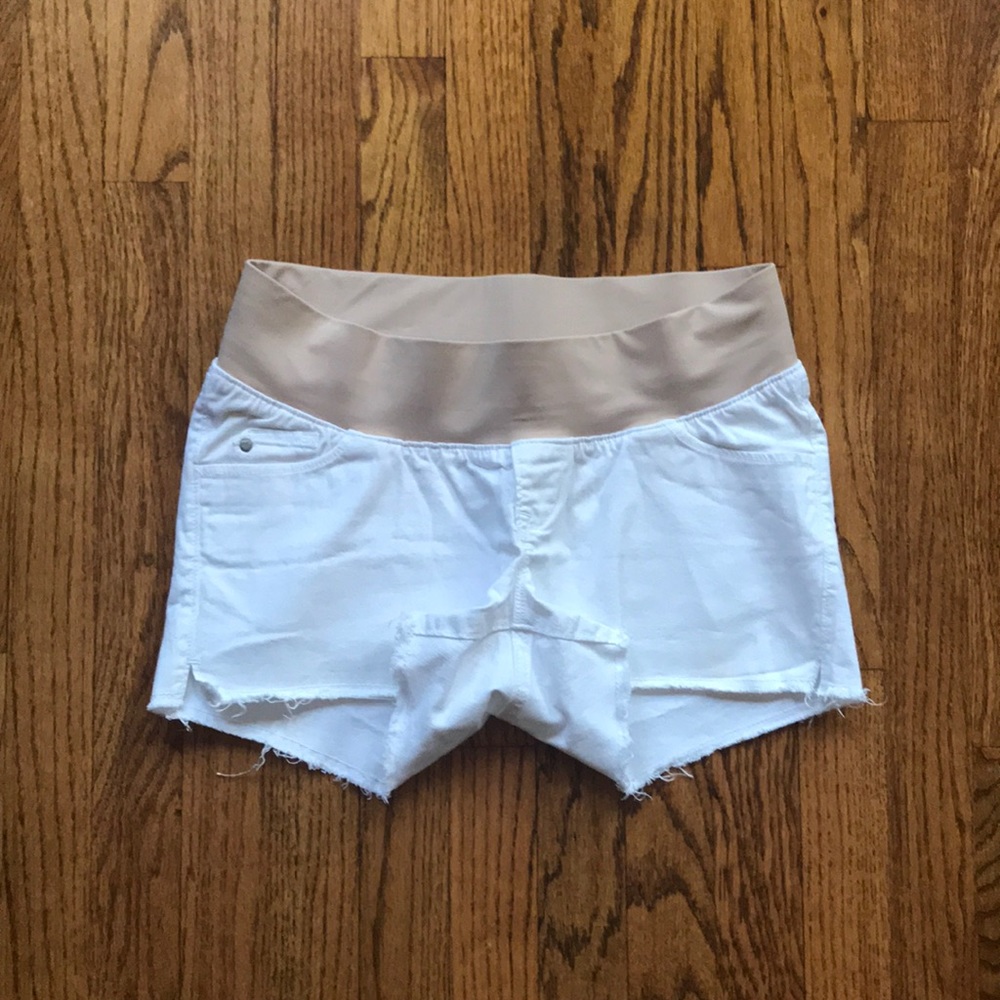 MATERNITY • OLD NAVY shorts
